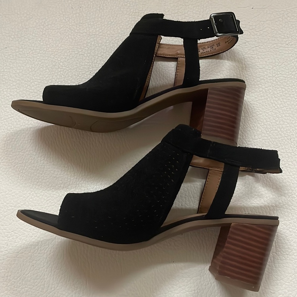 Franco Sarto black leather sandals 8